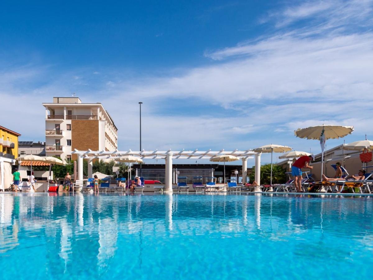 Hotel Tokio Village - Azzurro Club Lido Di Savio Luaran gambar